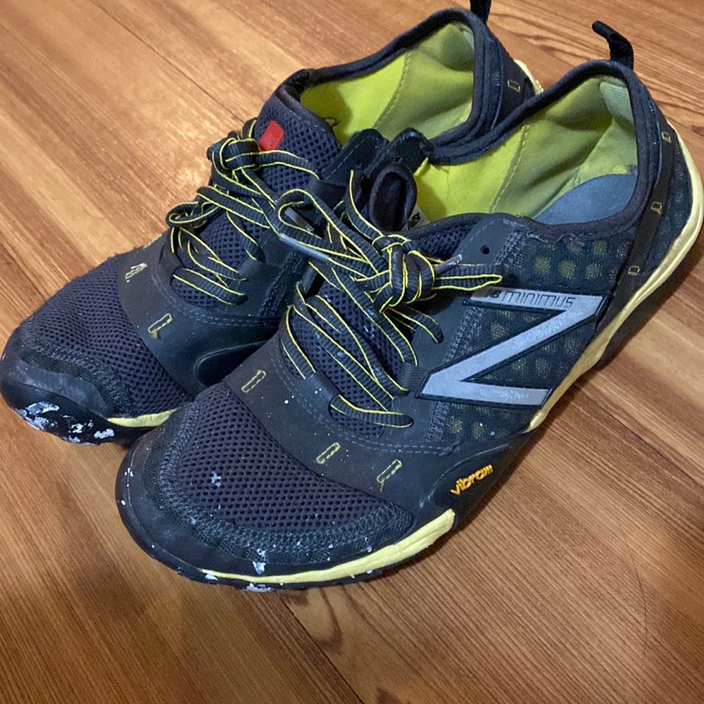 New balance minimus - in great shape, other than some white paint
